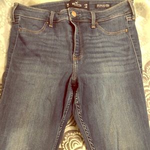 Size 9 Hollister jegging (very stretchy)